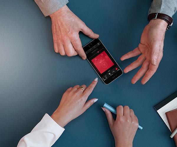 App Beratung auf Tisch